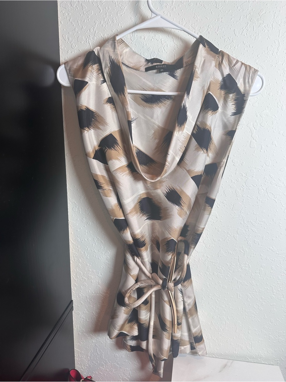 Gucci Retail $1890 Silk Twill Belted
Blouse Top Shirt Size IT 46